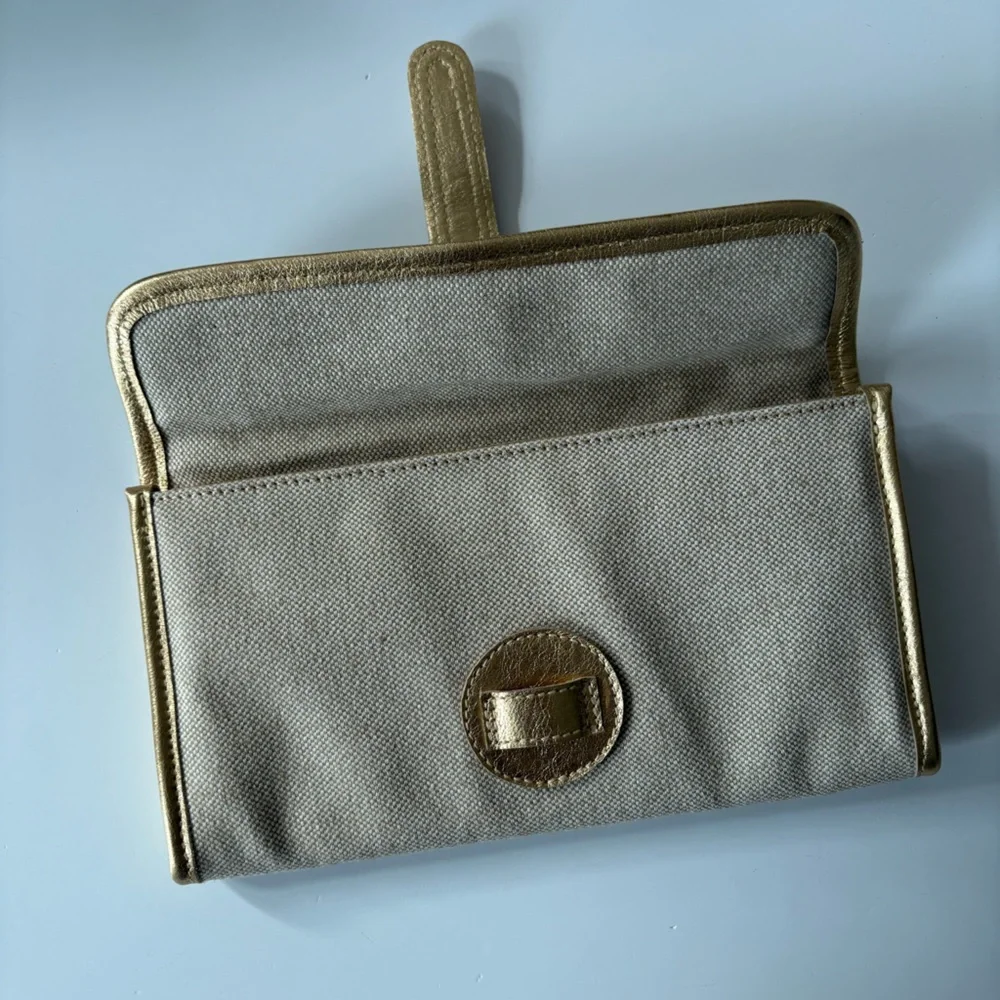MODUS RIO || The‎ Adrian Linen + Leather Clutch Gold Beige